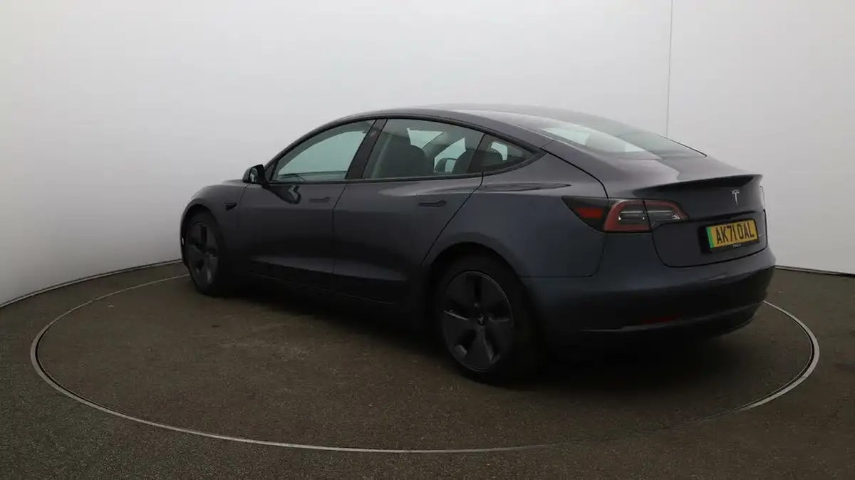 2021-tesla-model-3-e-long-range-awd-big-5