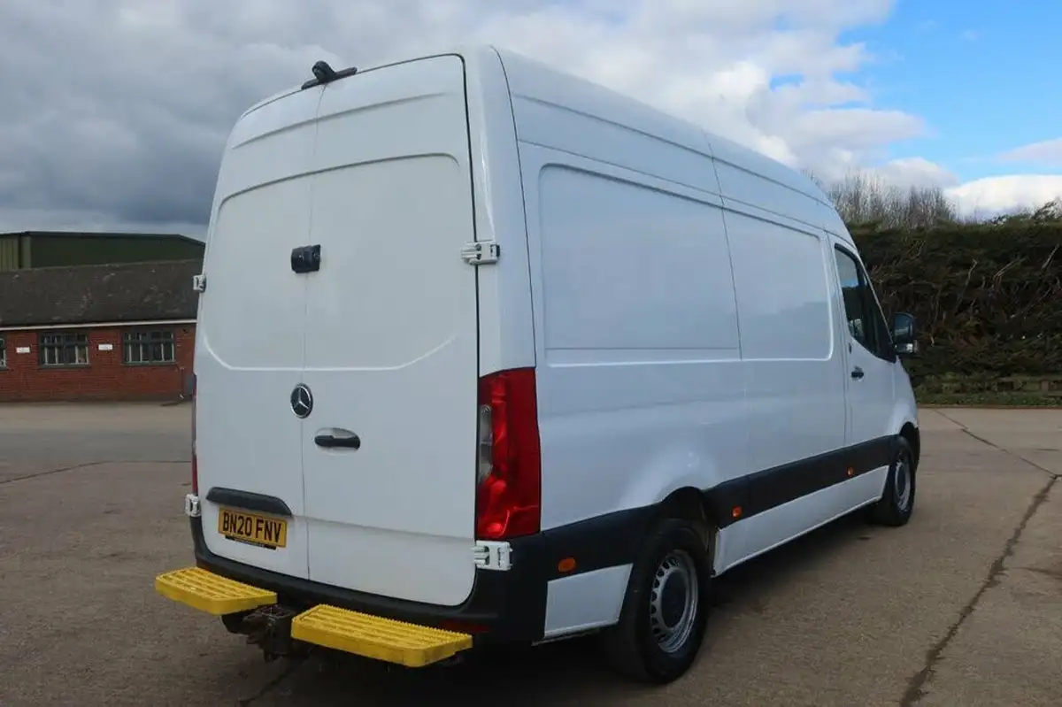 2019-mercedes-benz-sprinter-21cdi-316-l2h1-163pseu6b-panel-van-rwd-eco-gear-360-big-10