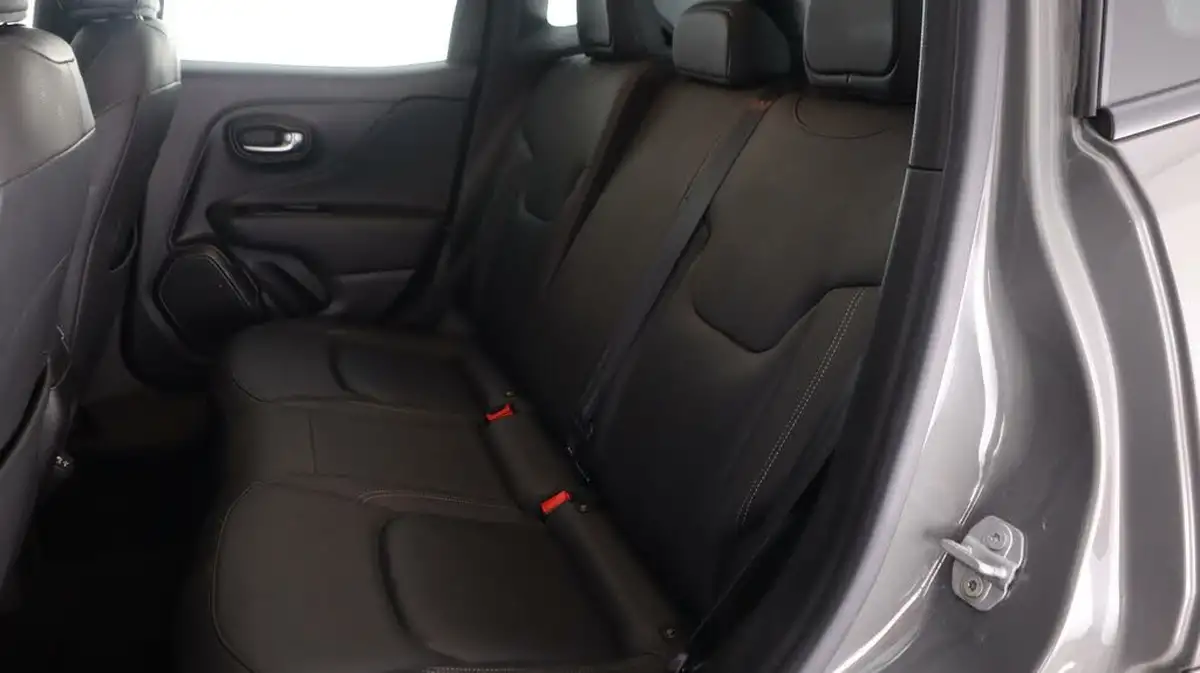 2021-jeep-renegade-13-gse-limited-phev-big-16