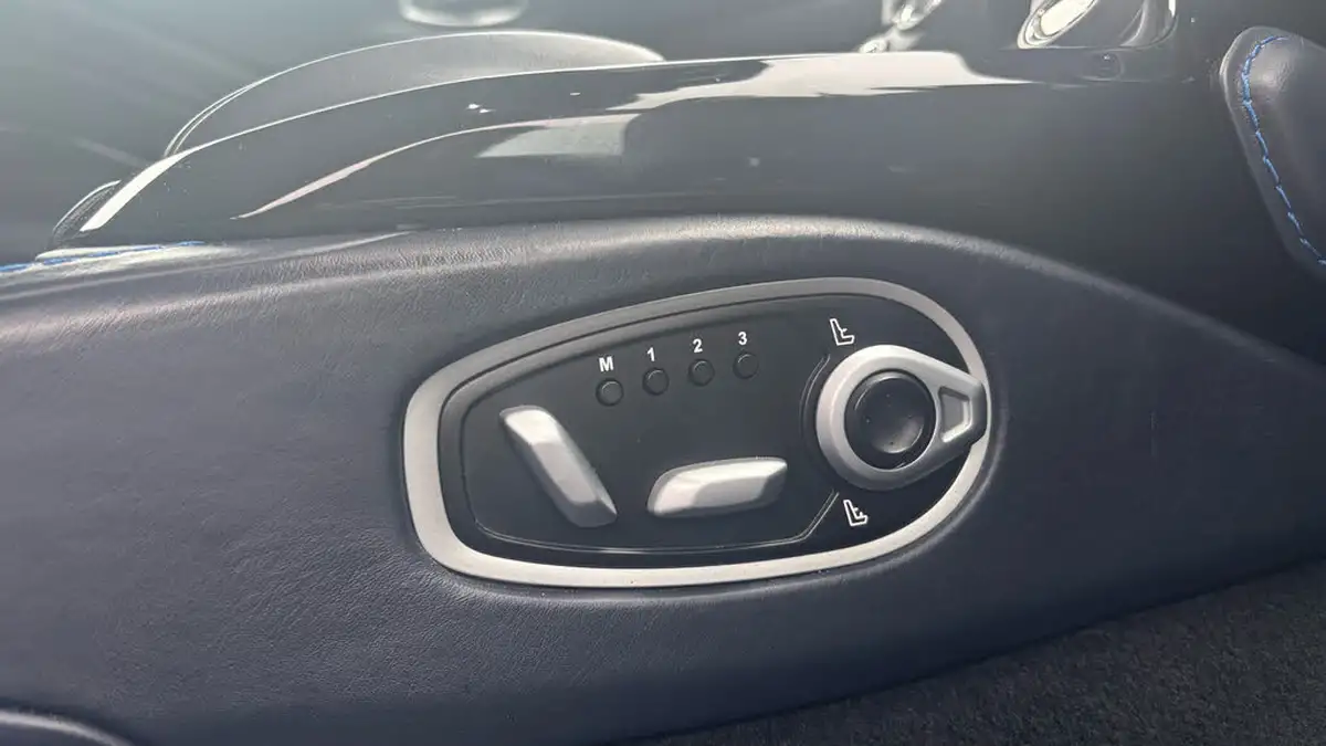 2019-aston-martin-vantage-40-v8-vantage-big-21