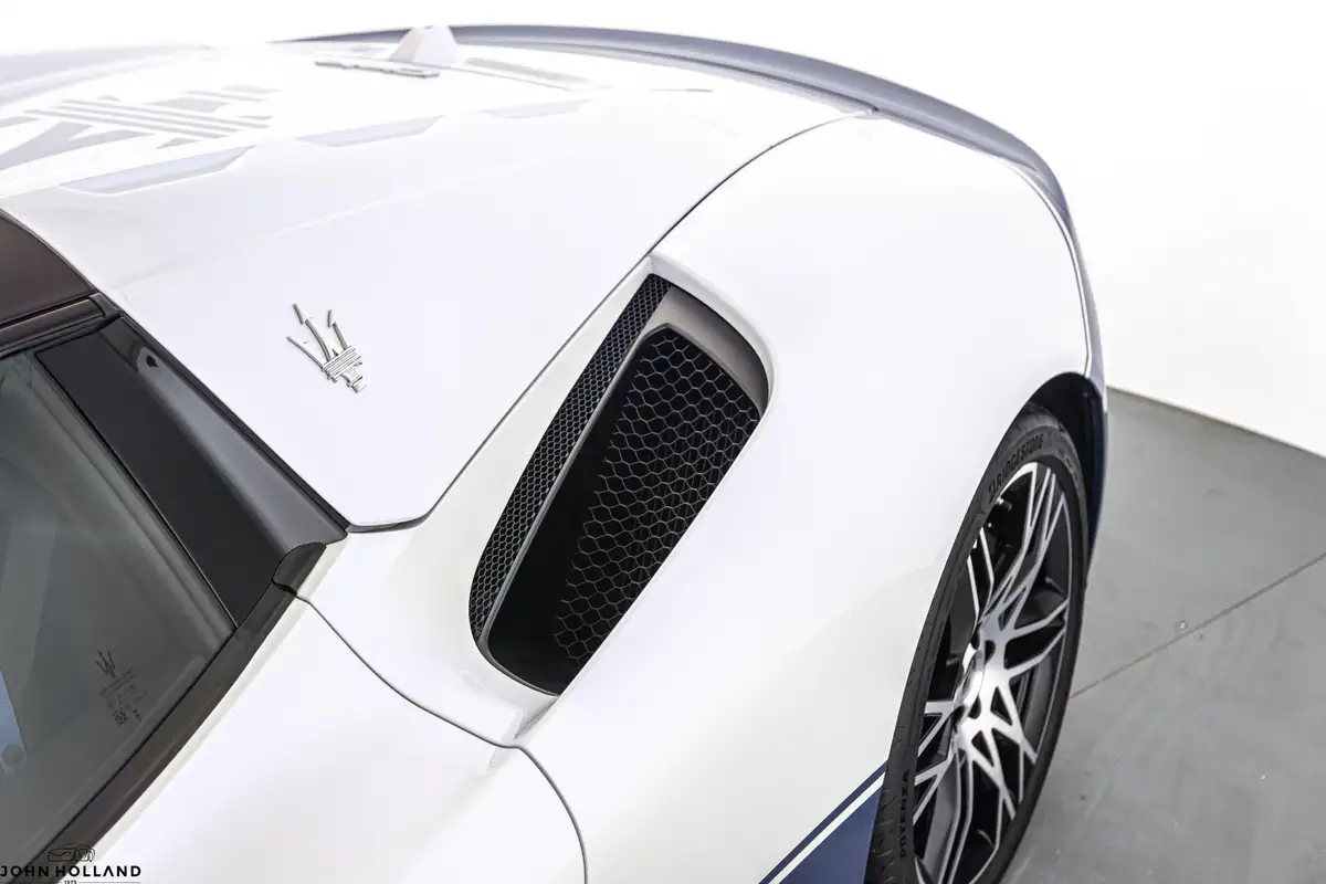 2023-maserati-mc20-30-no-trim-big-22