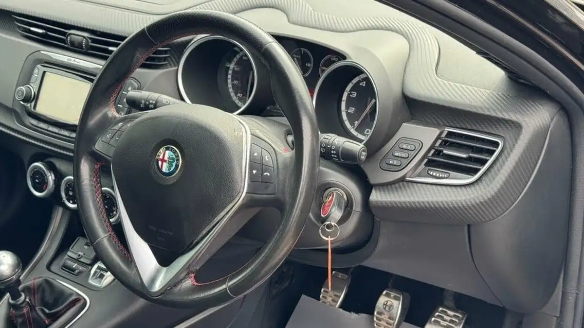 2015-alfa-romeo-giulietta-14-tb-sprint-big-26