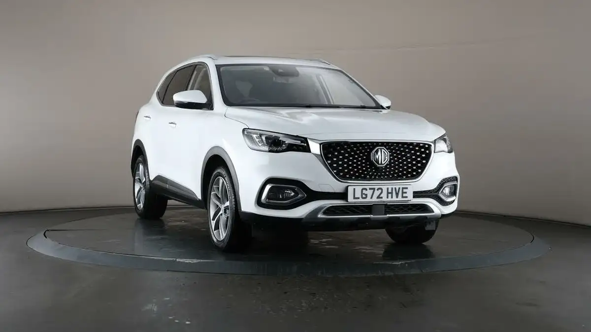 2022-mg-hs-15t-gdi-exclusive-162ps-big-42