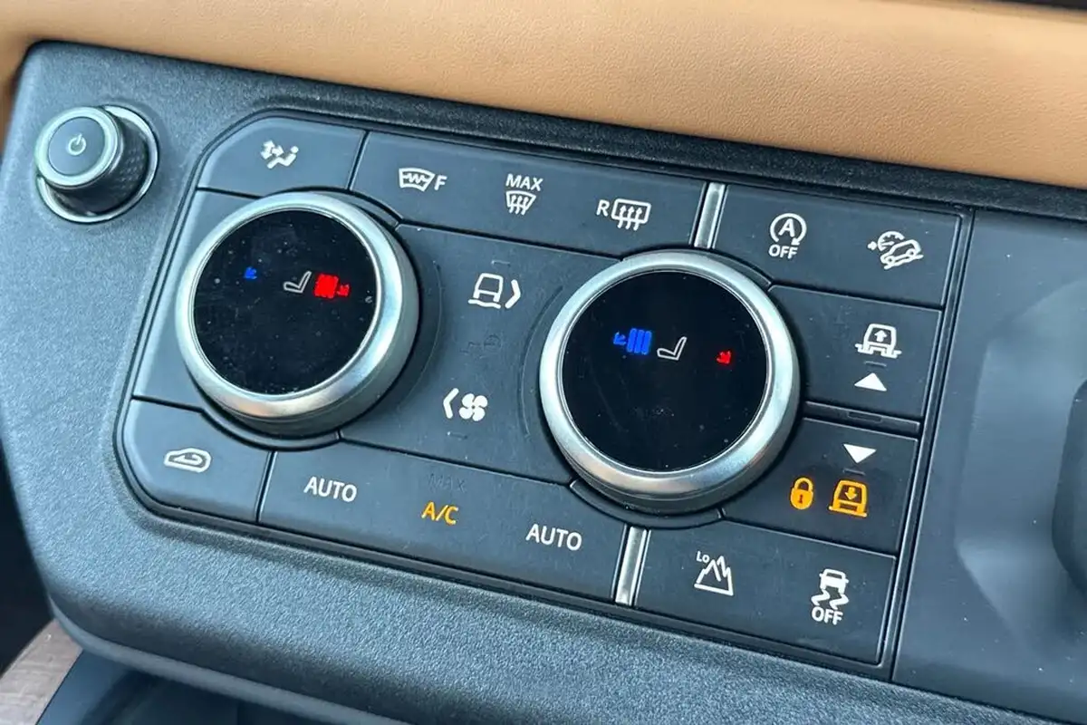 2023-land-rover-110-defender-30-d300-x-dynamic-hse-big-47