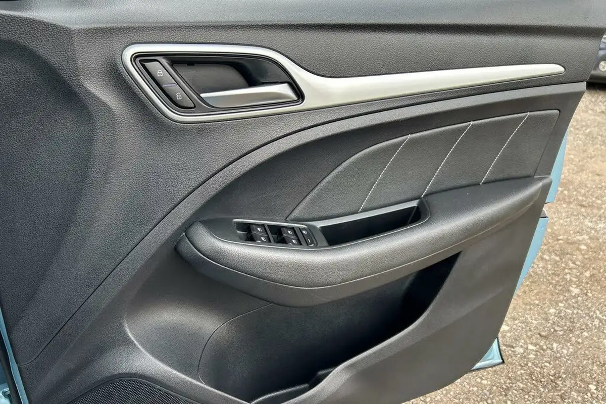 2021-mg-zs-suv-e-exclusive-ev-big-27