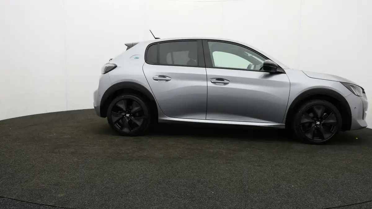 2021-peugeot-208-e-gt-50kwh-big-33