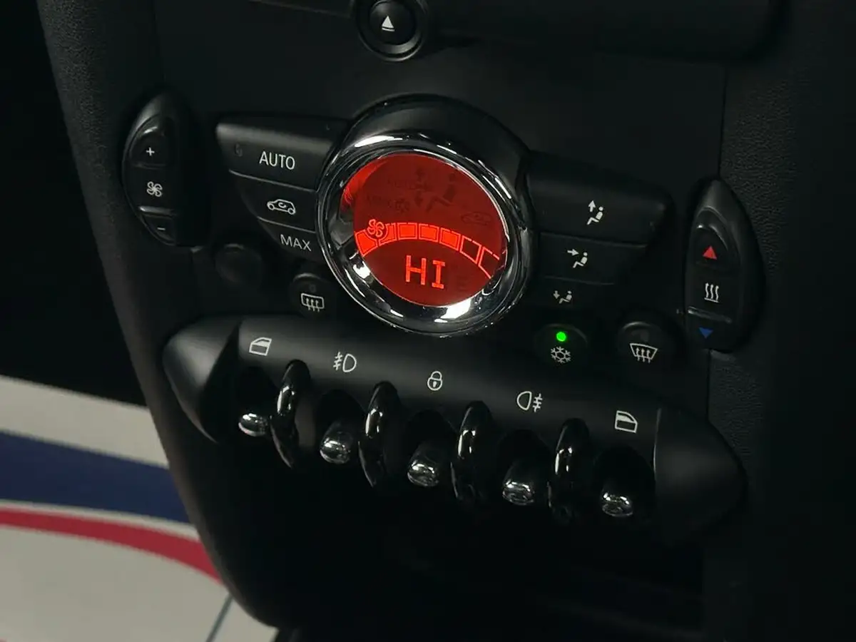 2012-mini-cooper-16-cooper-s-avenue-coupe-3d-big-17