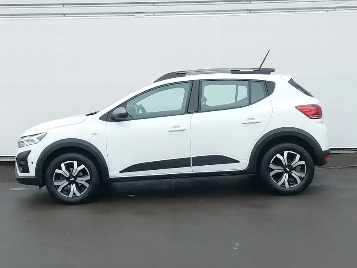 2023-dacia-sandero-stepway-10-tce-journey-90bhp-auto-big-3