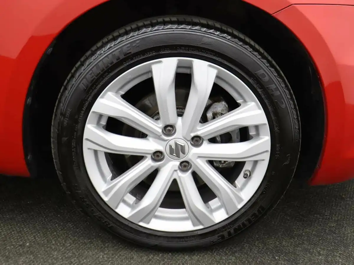 2017-suzuki-swift-12-sz4-94ps-nav-5d-at-big-8