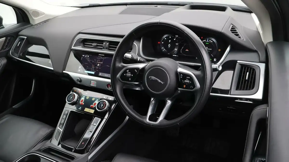 2021-jaguar-i-pace-ev400-hse-big-9