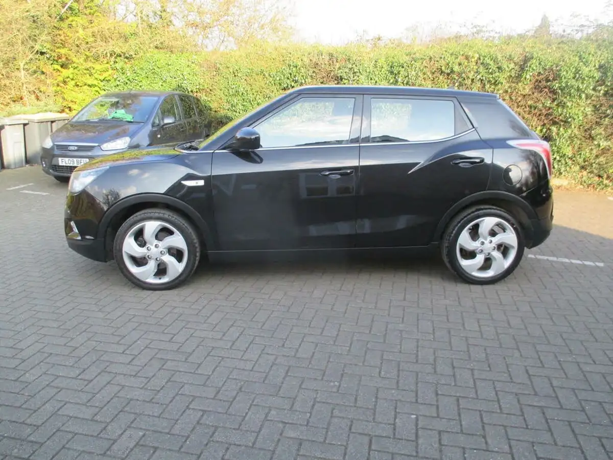 2016-kgm-ssangyong-tivoli-16-ex-big-6