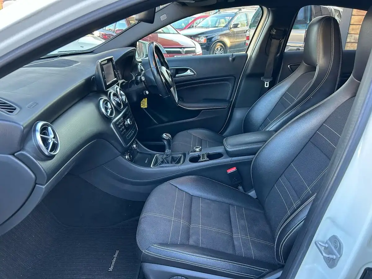 2014-mercedes-benz-a-class-16-a180-sport-big-12