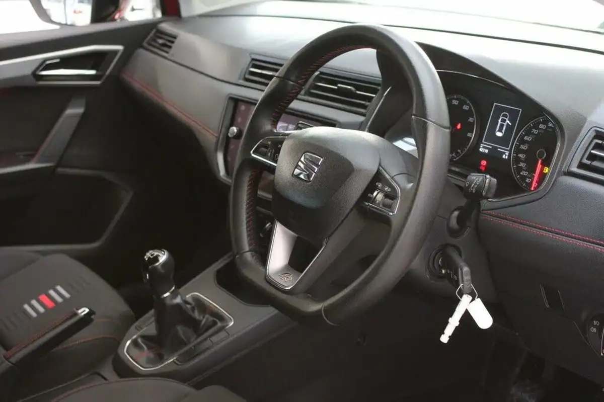 2019-seat-ibiza-10-mpi-fr-big-28