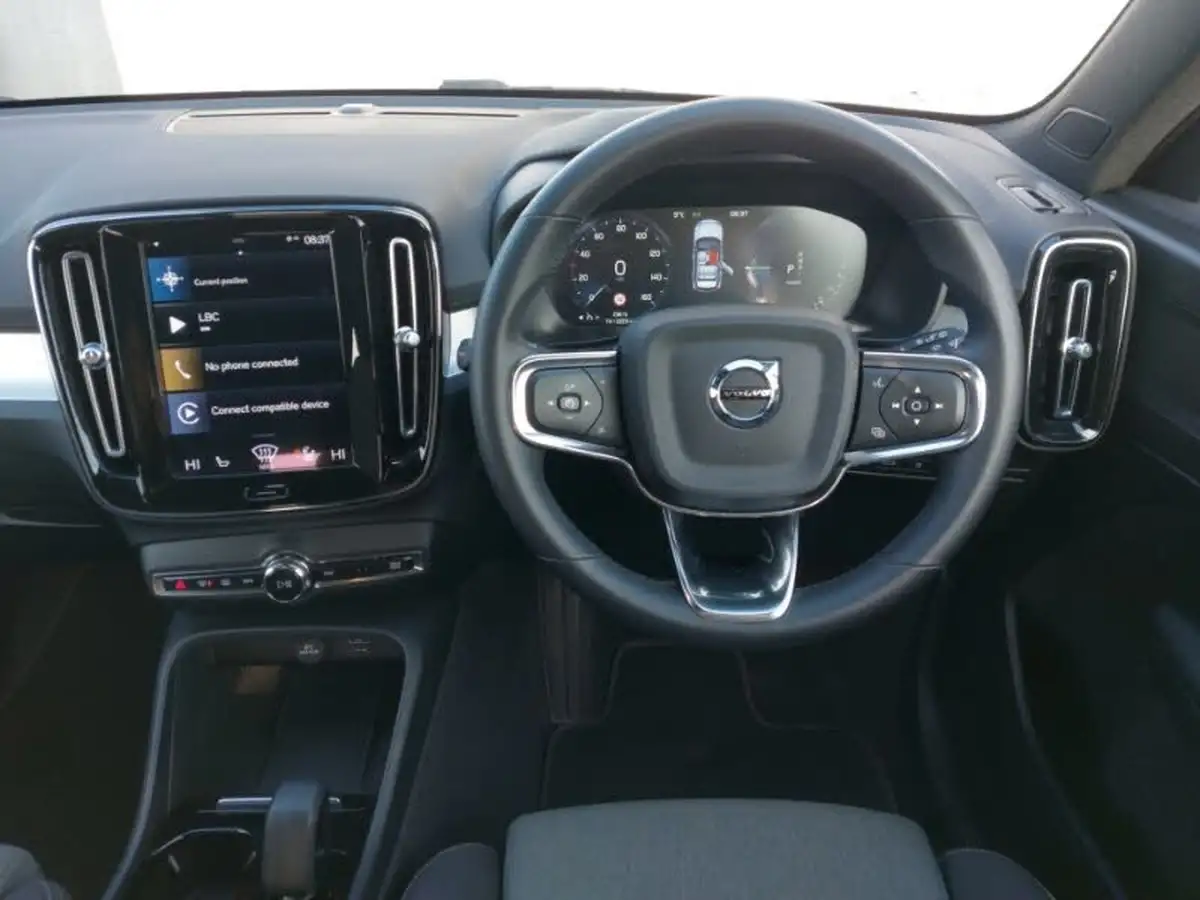 2023-volvo-xc40-15-t4-plus-big-6