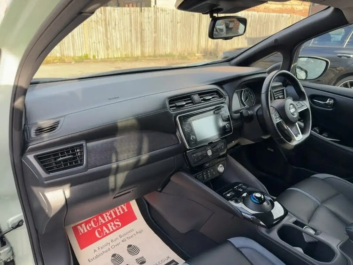2018-nissan-leaf-e-tekna-110kw-big-23