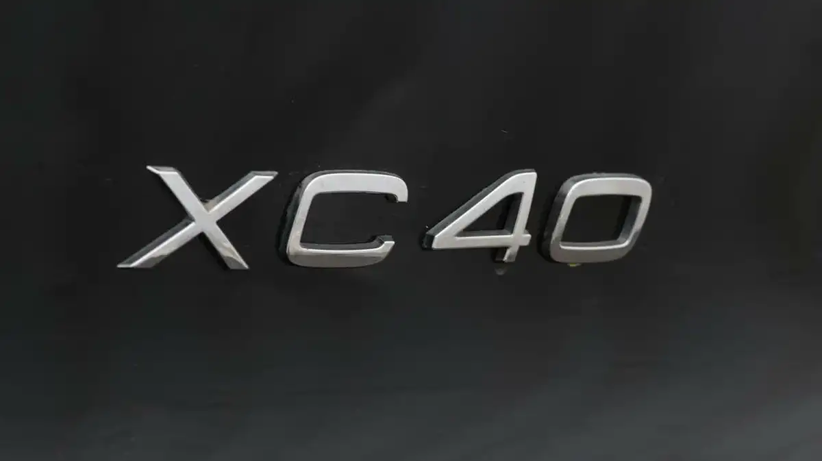 2021-volvo-xc40-15-t3-r-design-161bhp-big-20
