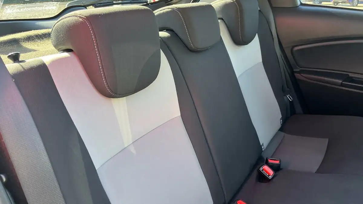 2018-toyota-yaris-15-vvt-i-design-1496cc-big-11