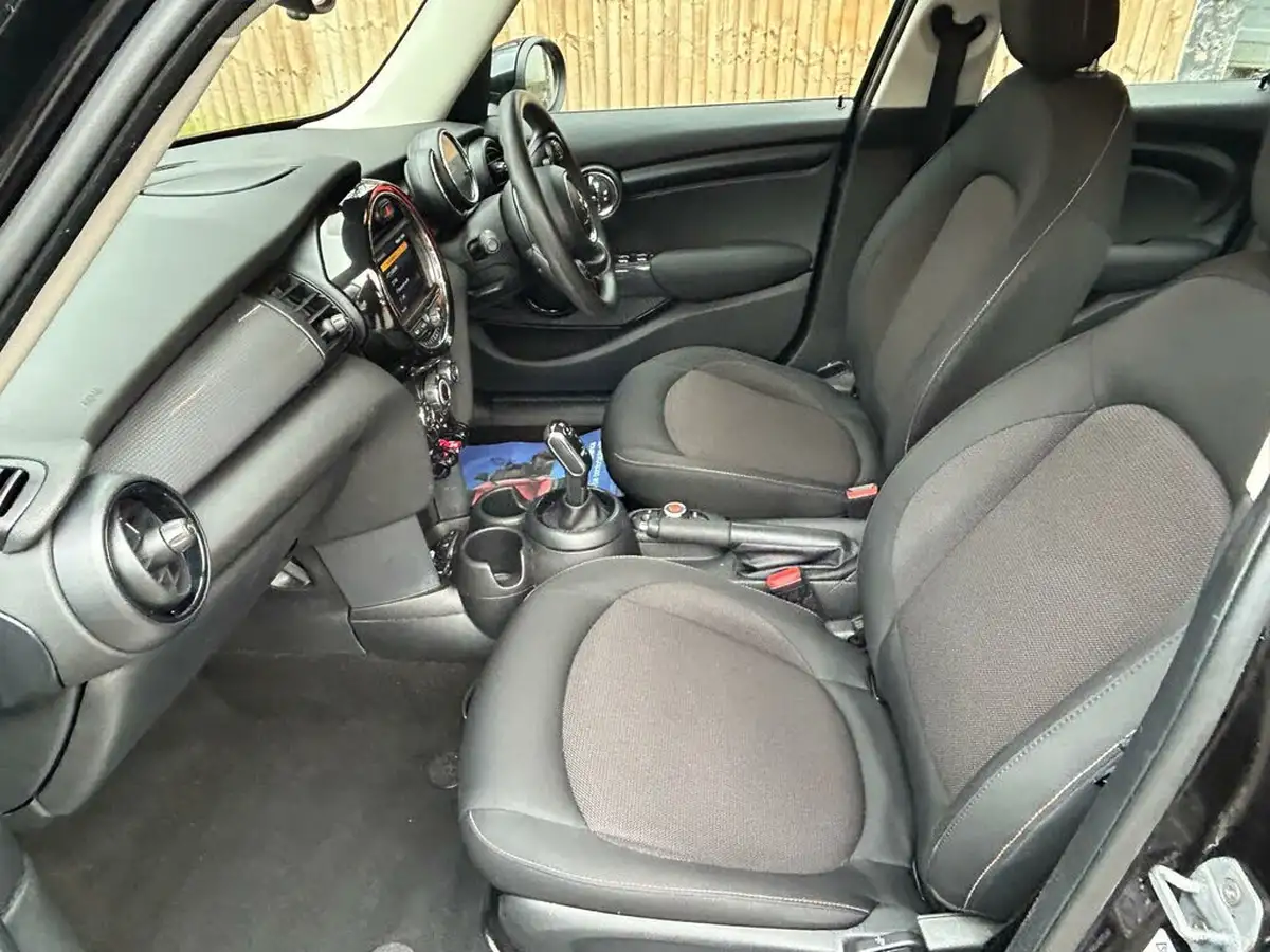 2018-mini-cooper-15-cooper-series-ii-ss-hatchback-5d-auto-big-3