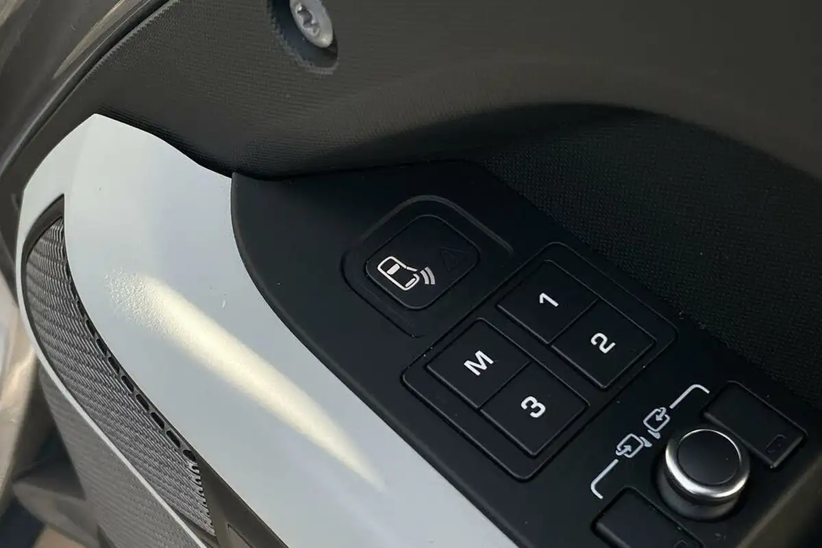 2021-land-rover-90-defender-30-d250-se-big-51