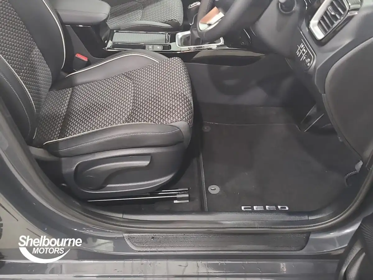 2024-kia-ceed-15-t-gdi-3-sportswagon-big-7