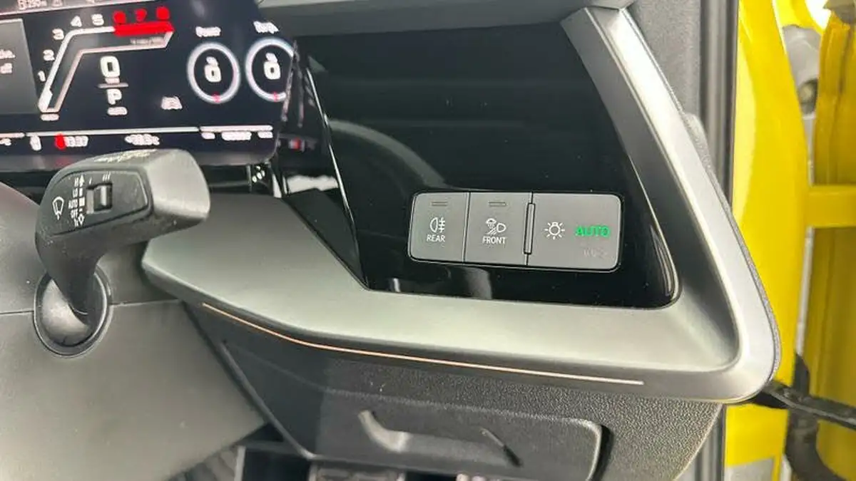 2023-audi-rs3-25-tfsi-sportback-5d-big-35