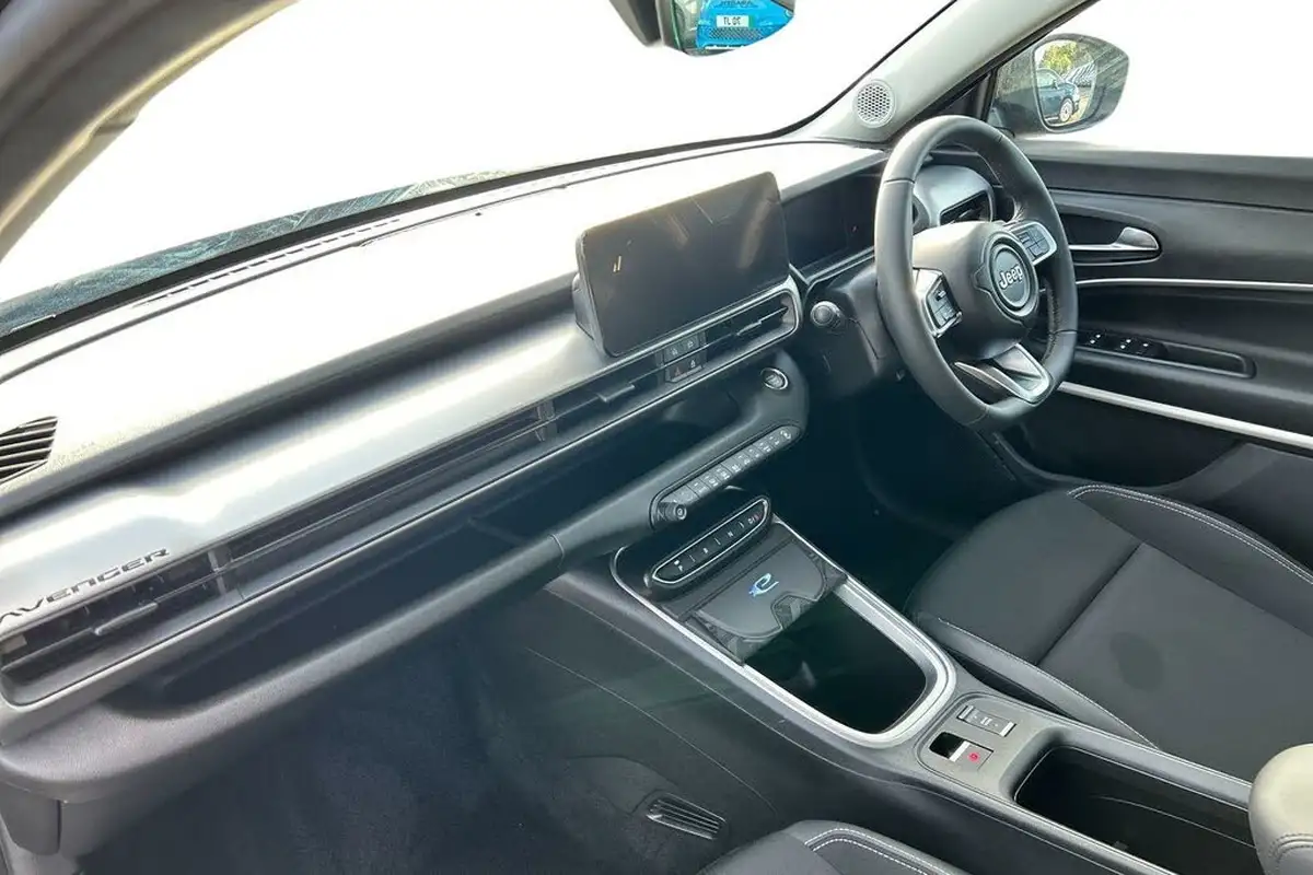 2023-jeep-avenger-big-1