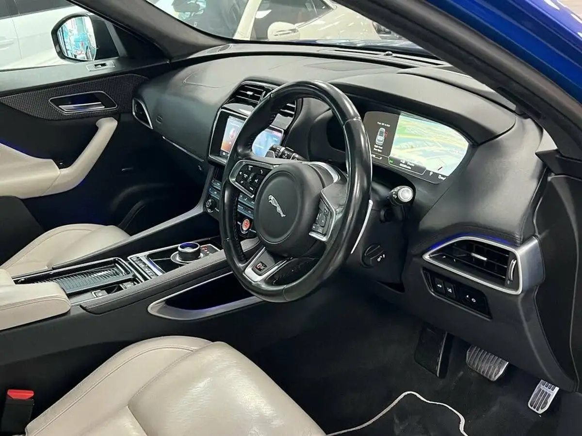 2016-jaguar-f-pace-30td-1st-edition-big-24