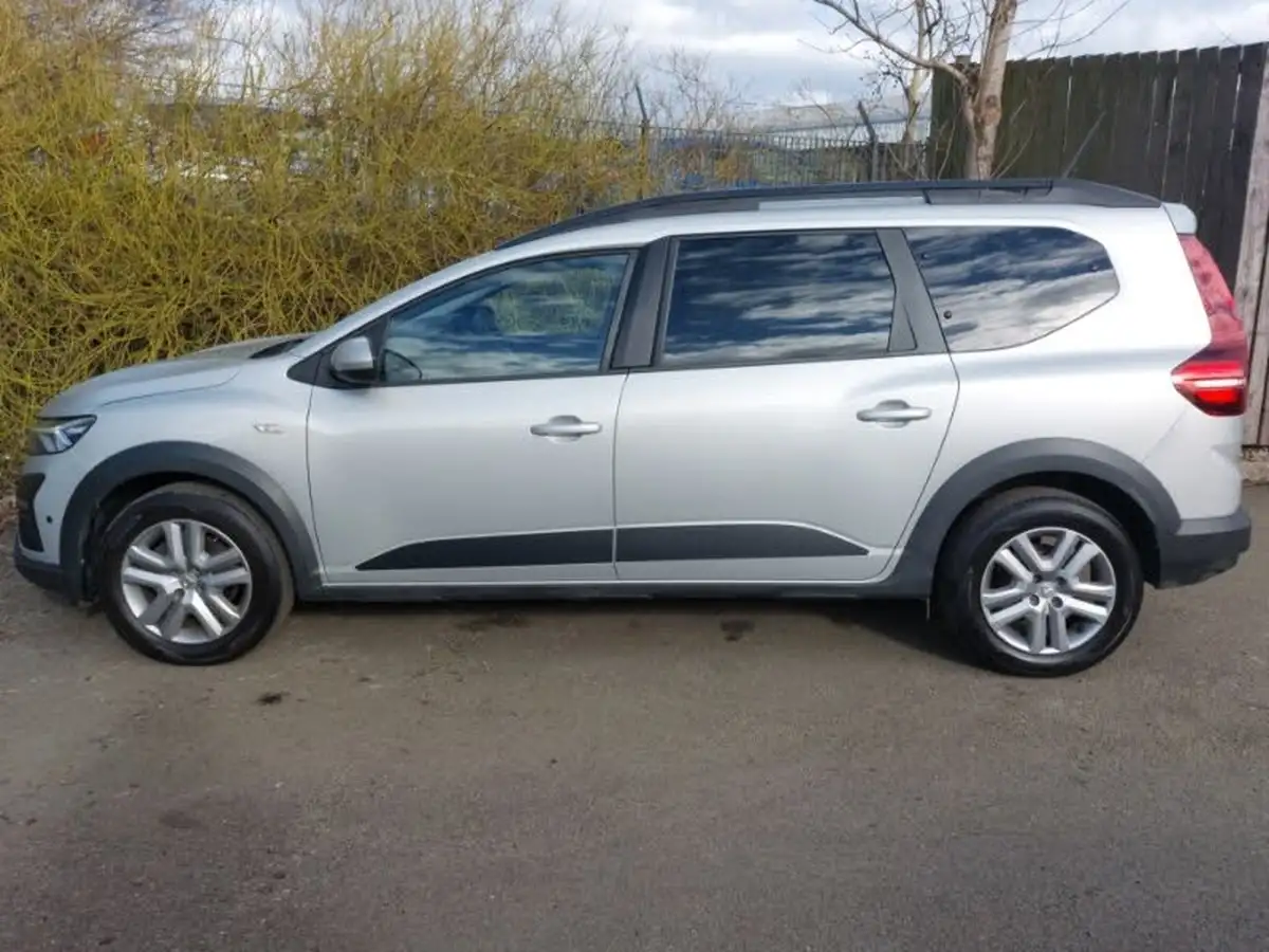 2022-dacia-jogger-10-tce-comfort-big-3