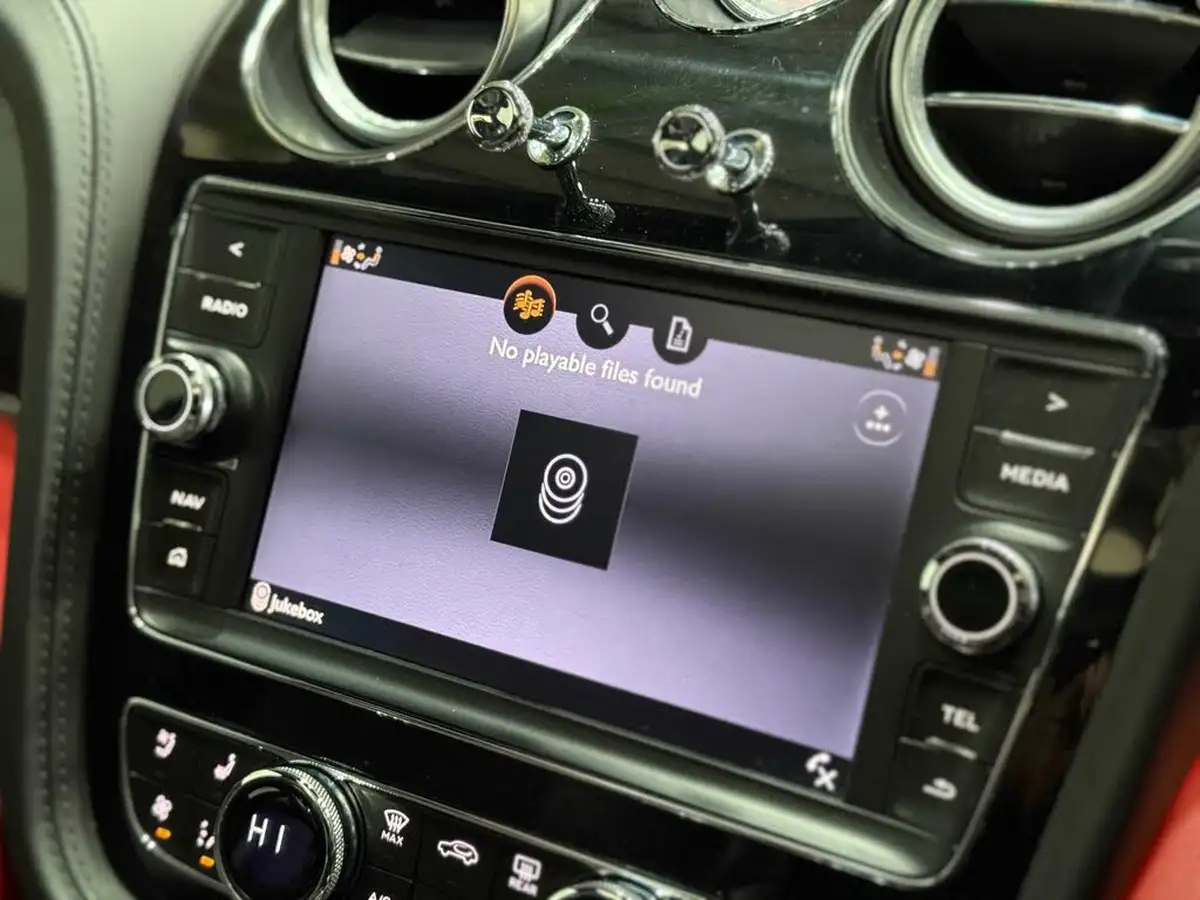2019-bentley-bentayga-40-v8-big-26