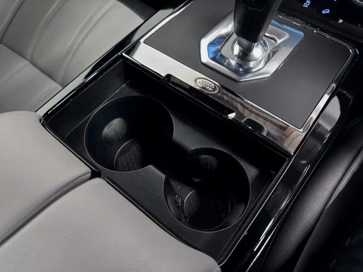 2021-land-rover-range-rover-evoque-15-p300e-r-dynamic-se-big-37