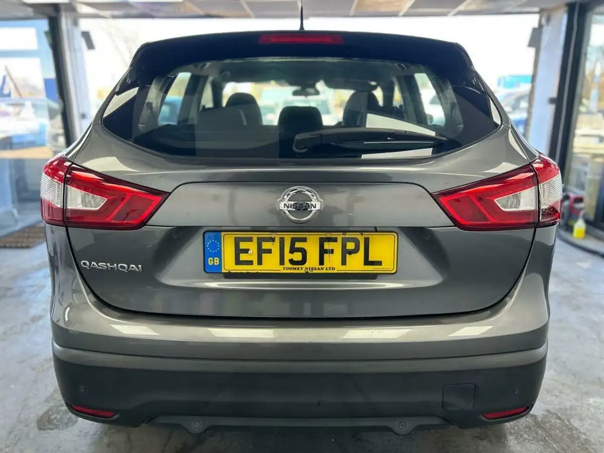 2015-nissan-qashqai-12-acenta-dig-t-115ps-xtronic-cvt-big-4