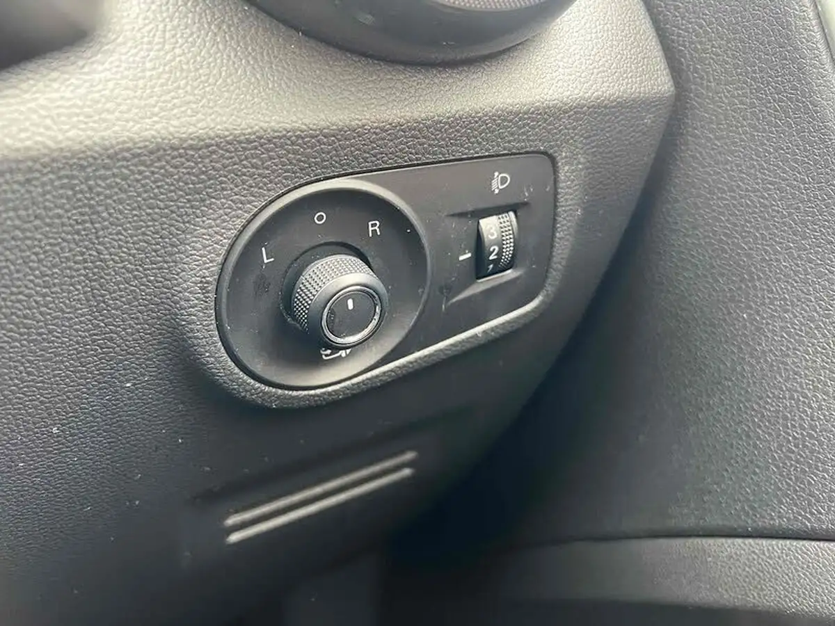 2021-mg-zs-suv-e-exclusive-ev-big-41