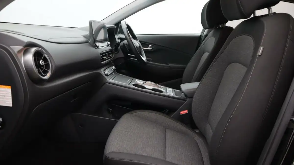 2021-hyundai-kona-e-premium-204ps-64kwh-7kw-obc-big-14