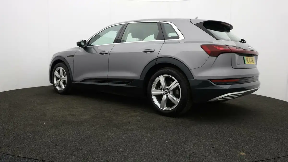 2021-audi-e-tron-50e-technik-station-wagon-big-73