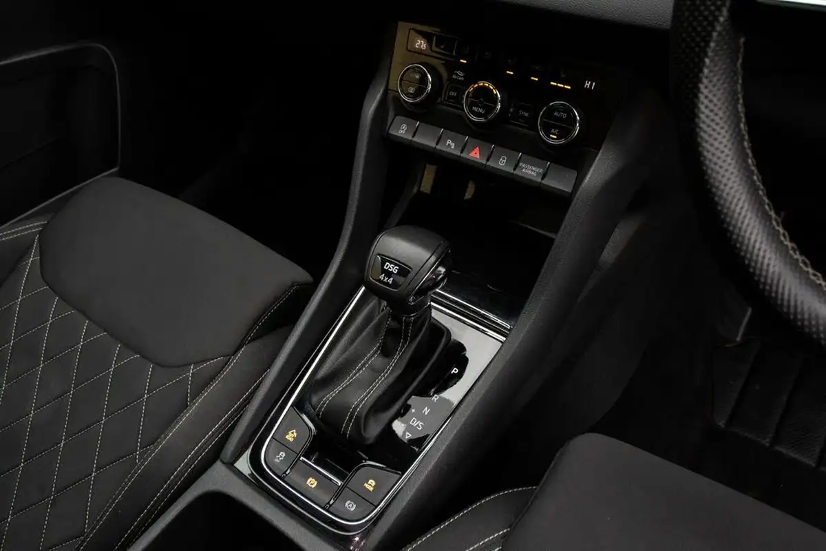 2019-skoda-karoq-20-tsi-sportline-big-34
