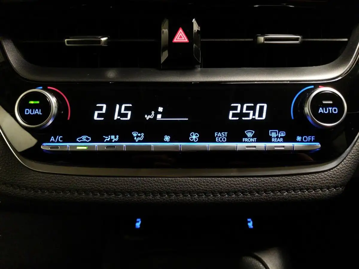 2022-toyota-corolla-18-vvt-i-design-120bhp-saloon-4d-big-15