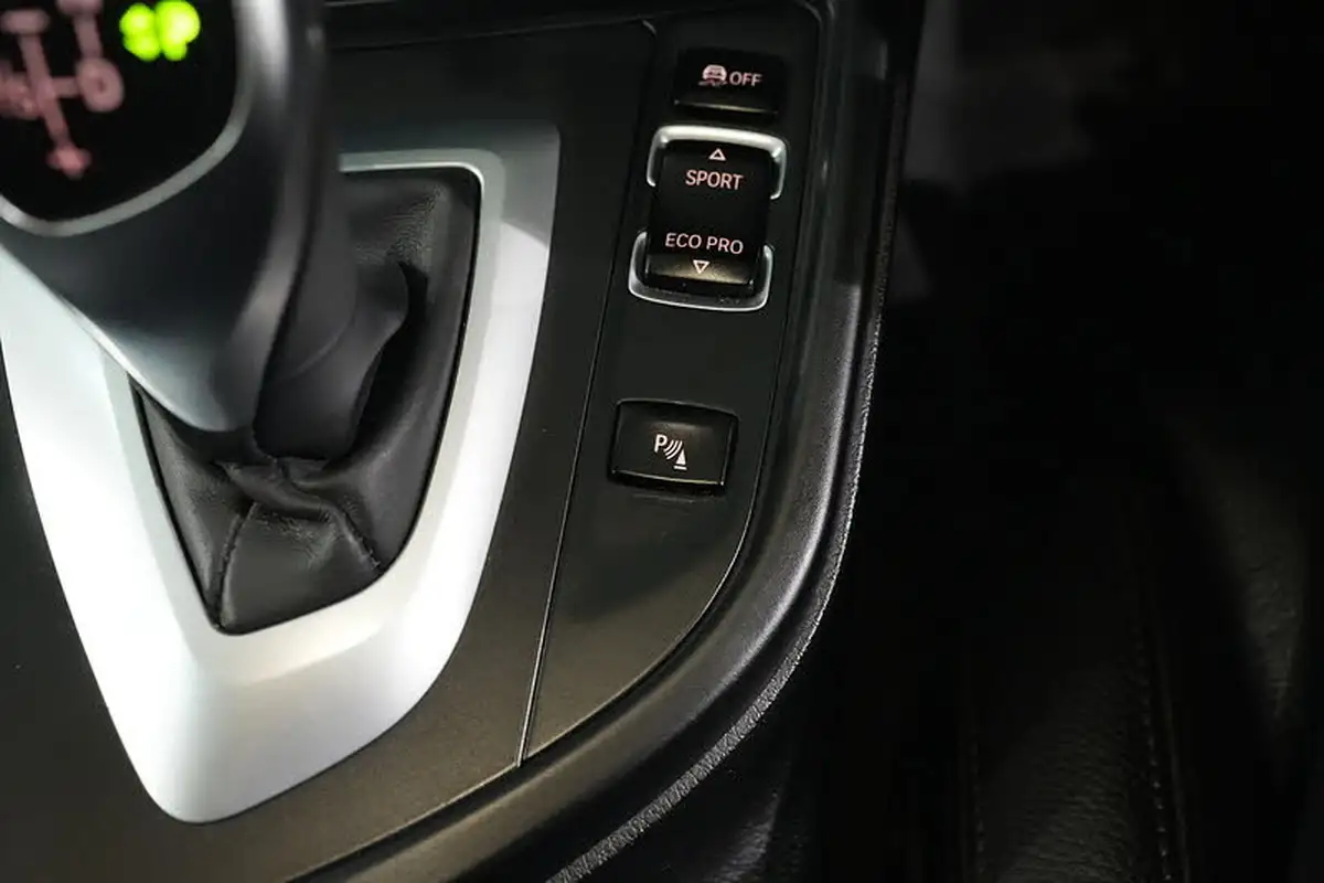 2018-bmw-3-series-20-320i-m-sport-touring-5d-auto-big-48