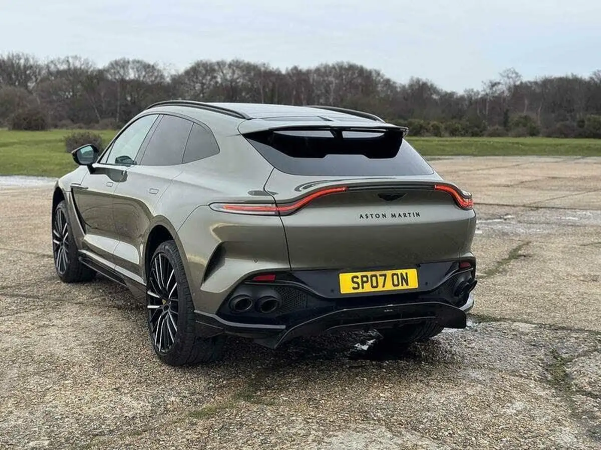 2024-aston-martin-dbx-40-v8-big-14