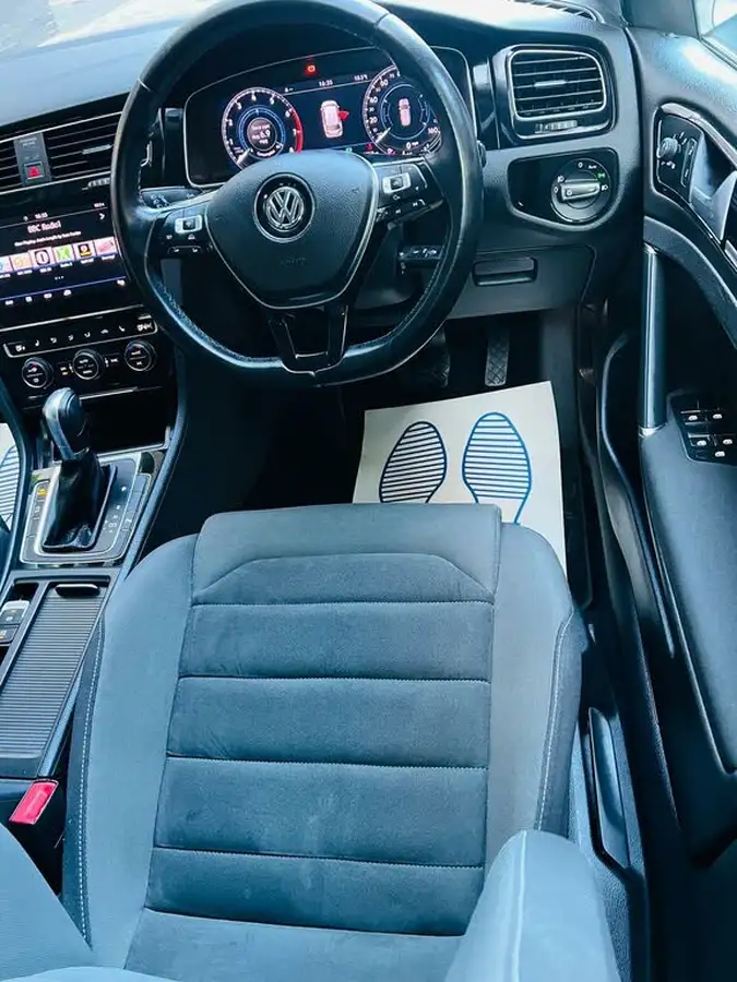 2017-volkswagen-golf-15-tsi-gt-150ps-estate-5d-dsg-big-9