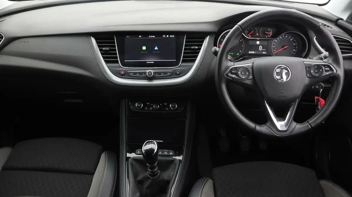 2020-vauxhall-grandland-x-12-sri-nav-big-12