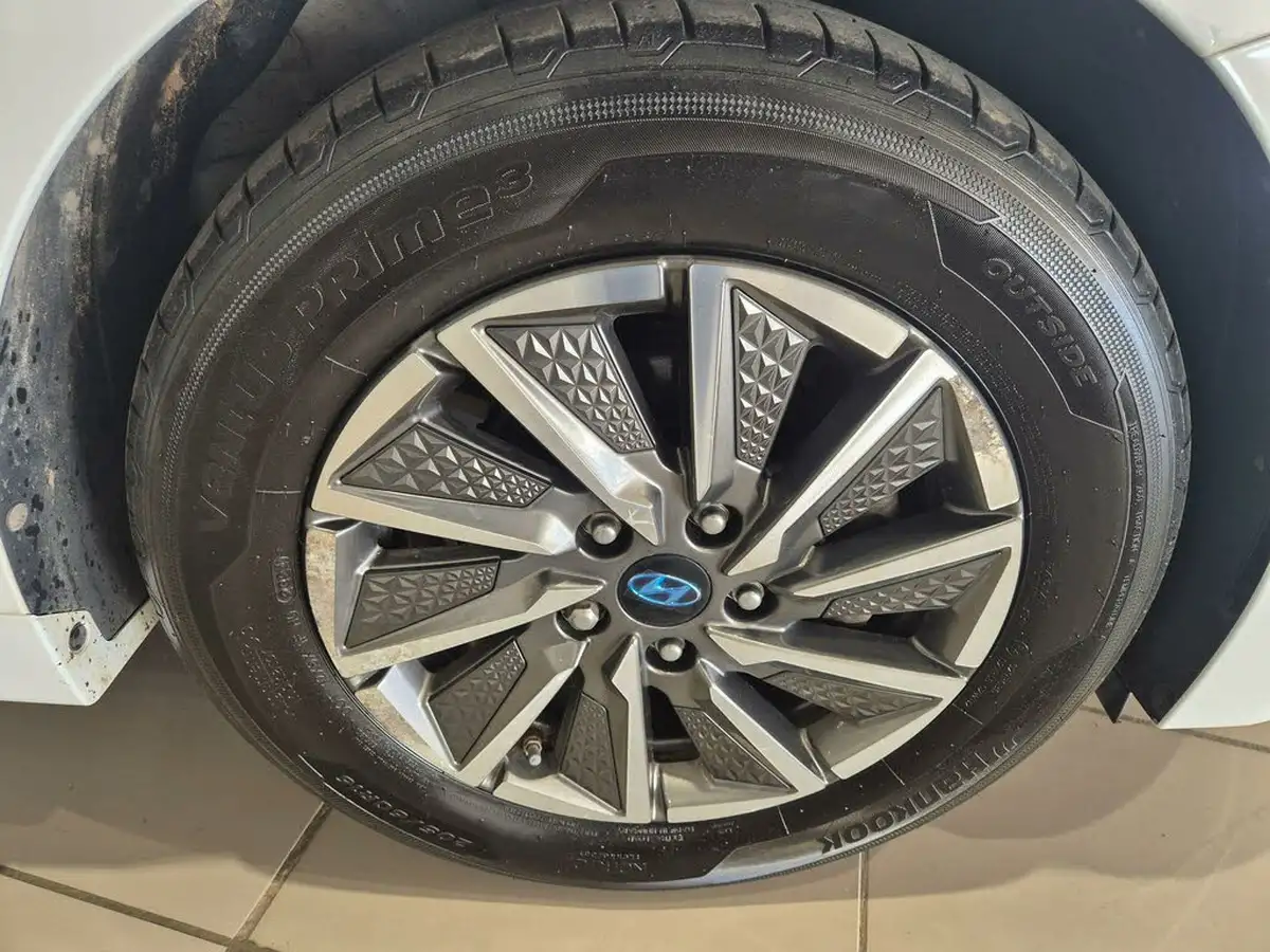 2021-hyundai-ioniq-e-premium-se-electric-100kw-big-37