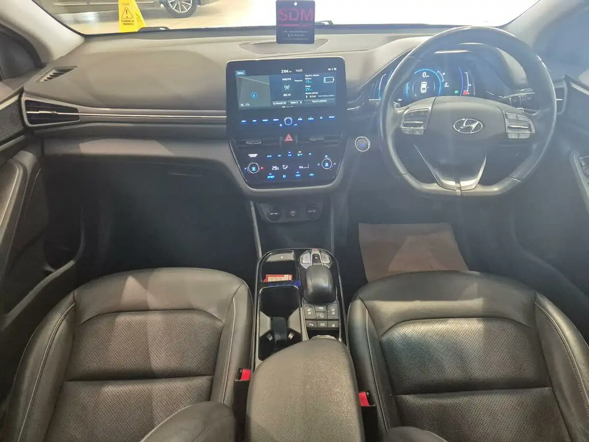 2021-hyundai-ioniq-e-premium-se-electric-100kw-big-13