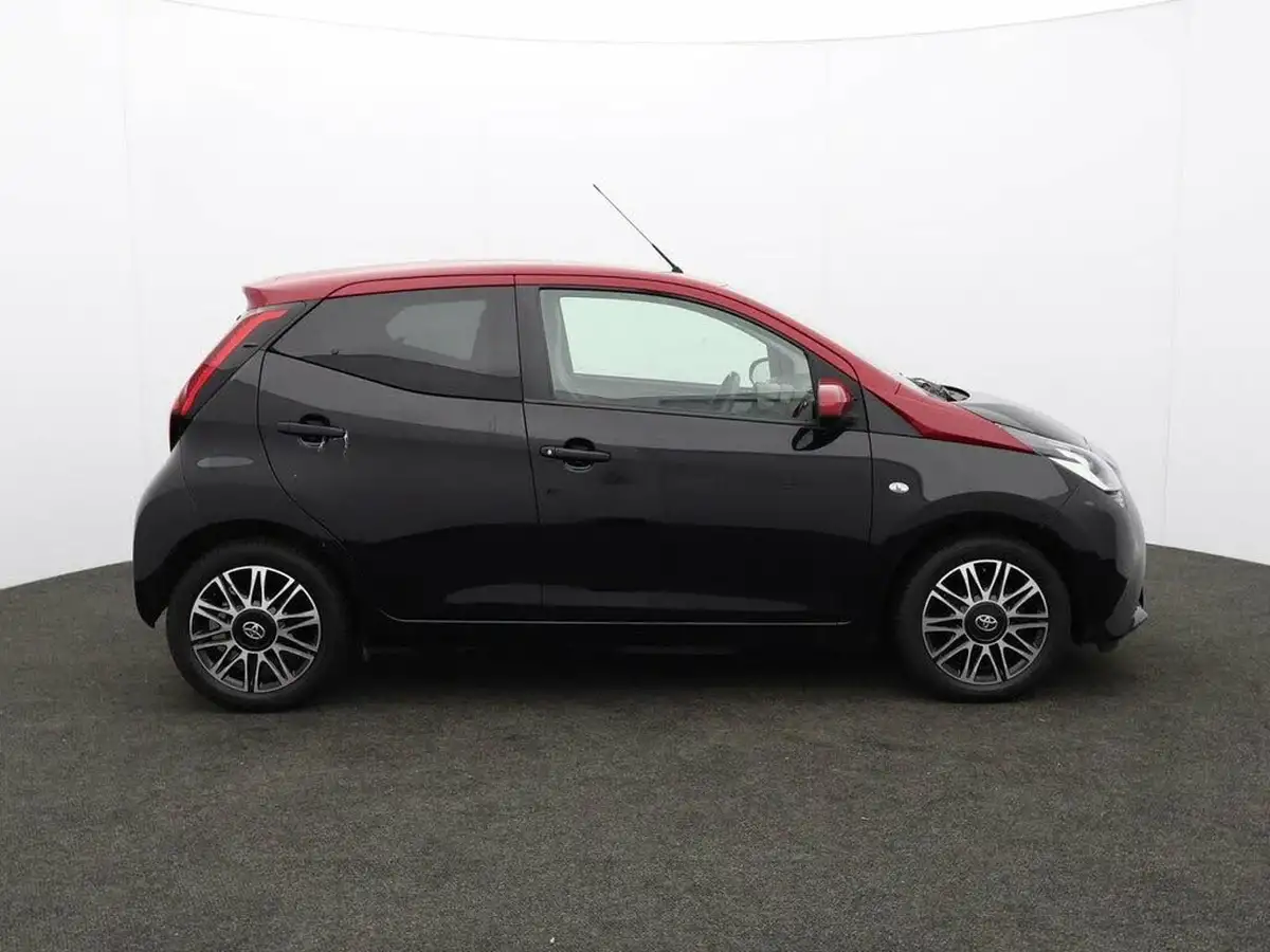 2021-toyota-aygo-10-vvt-i-x-clusiv-big-11