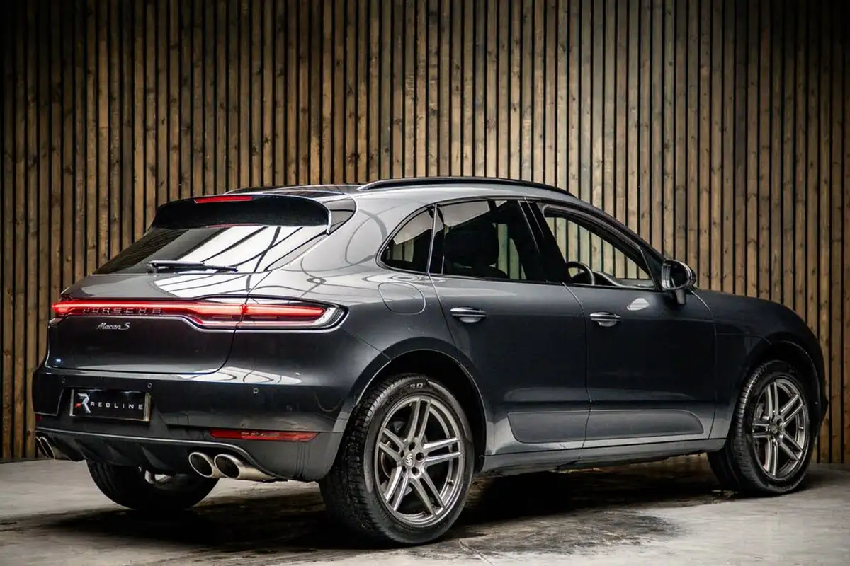 2020-porsche-macan-30-v6-s-big-3