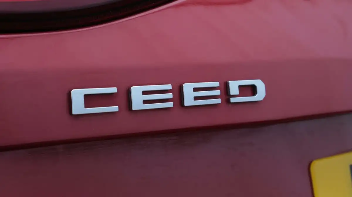 2021-kia-ceed-10-t-gdi-2-nav-hatchback-big-20