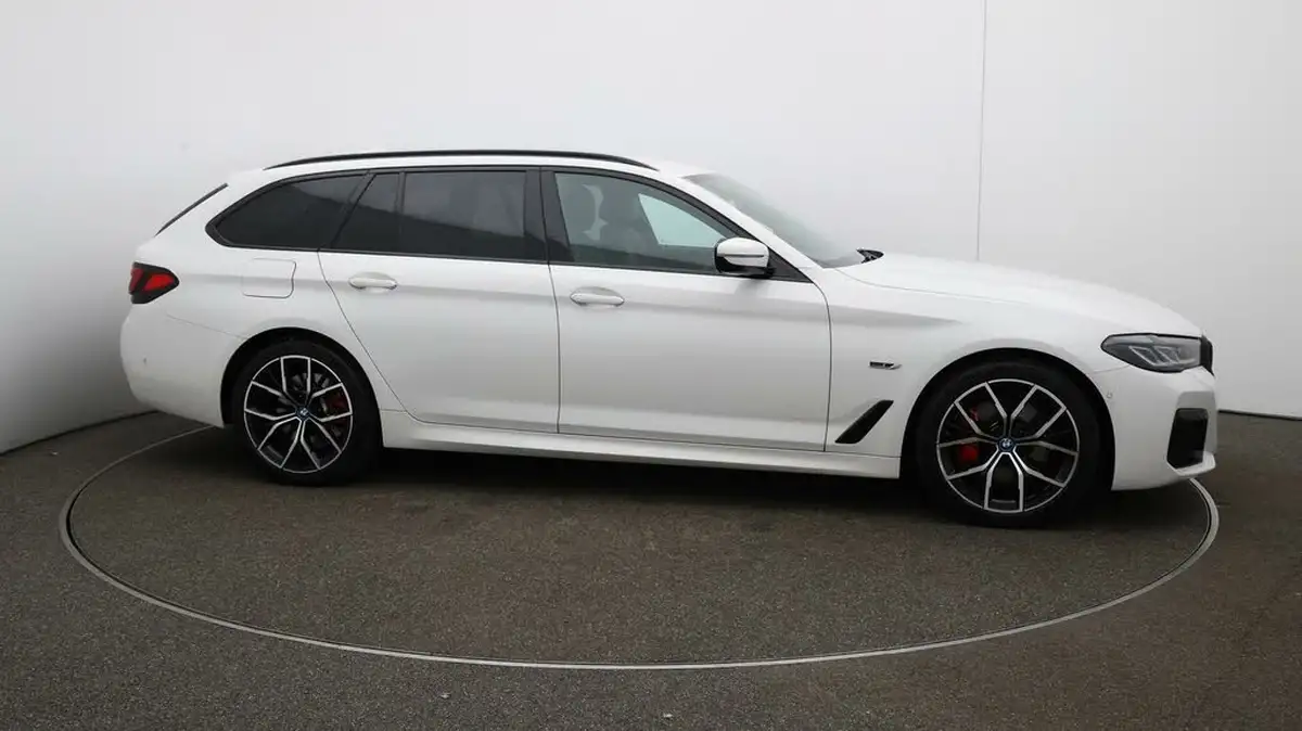 2022-bmw-5-series-20-530e-xdrive-m-sport-touring-5d-big-48