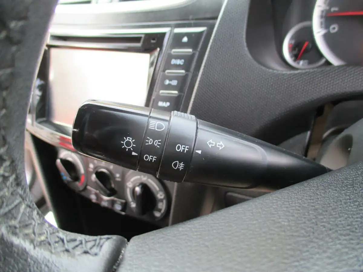 2016-suzuki-swift-12-sz3-5d-big-29