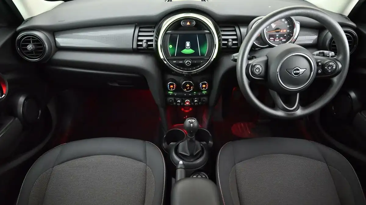 2021-mini-countryman-15-cooper-classic-big-12
