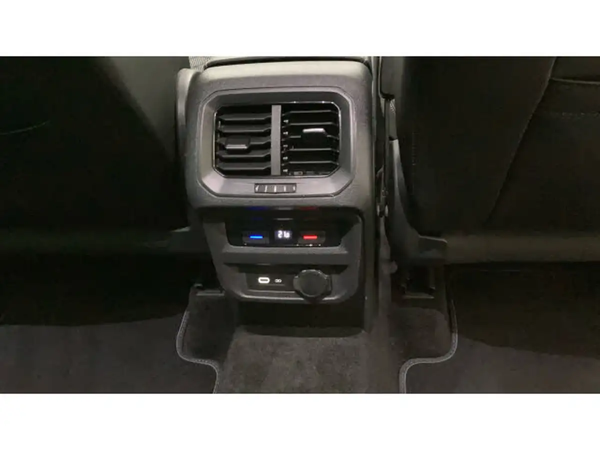 2021-volkswagen-tiguan-15-tsi-r-line-big-35