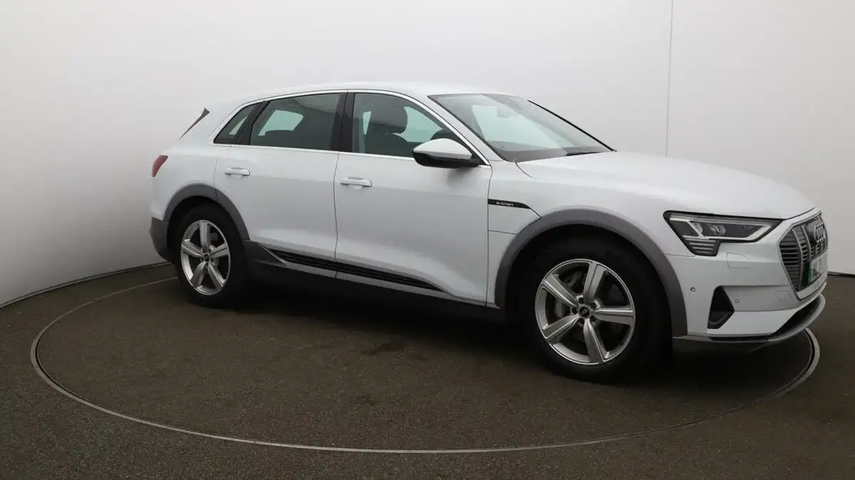2021-audi-e-tron-50e-technik-station-wagon-big-45